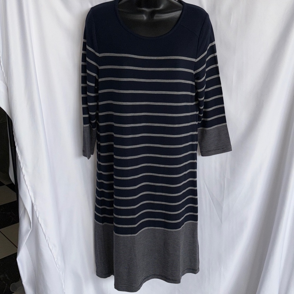 Hilary Radley Stretch Knee Dress Size M Striped 3/4 Sleeve, 19” PTP, 37” L